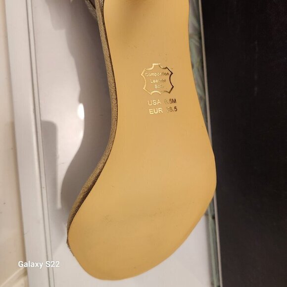 Nina "Veniza" Soft Platino Heeled Sandals. NIB. Size 6.5 - Picture 8 of 12